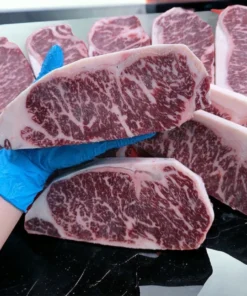 Alternative view of Wagyu Australia Striploin MB5-6 เนื้อแท้ ลายชัด นุ่มละมุน